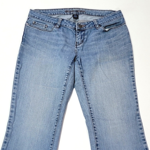 FALLS CREEK ♡ Super-Sweet Vintage Factory Faded Stretchy Blue Jeans 6 Avg - Picture 4 of 8